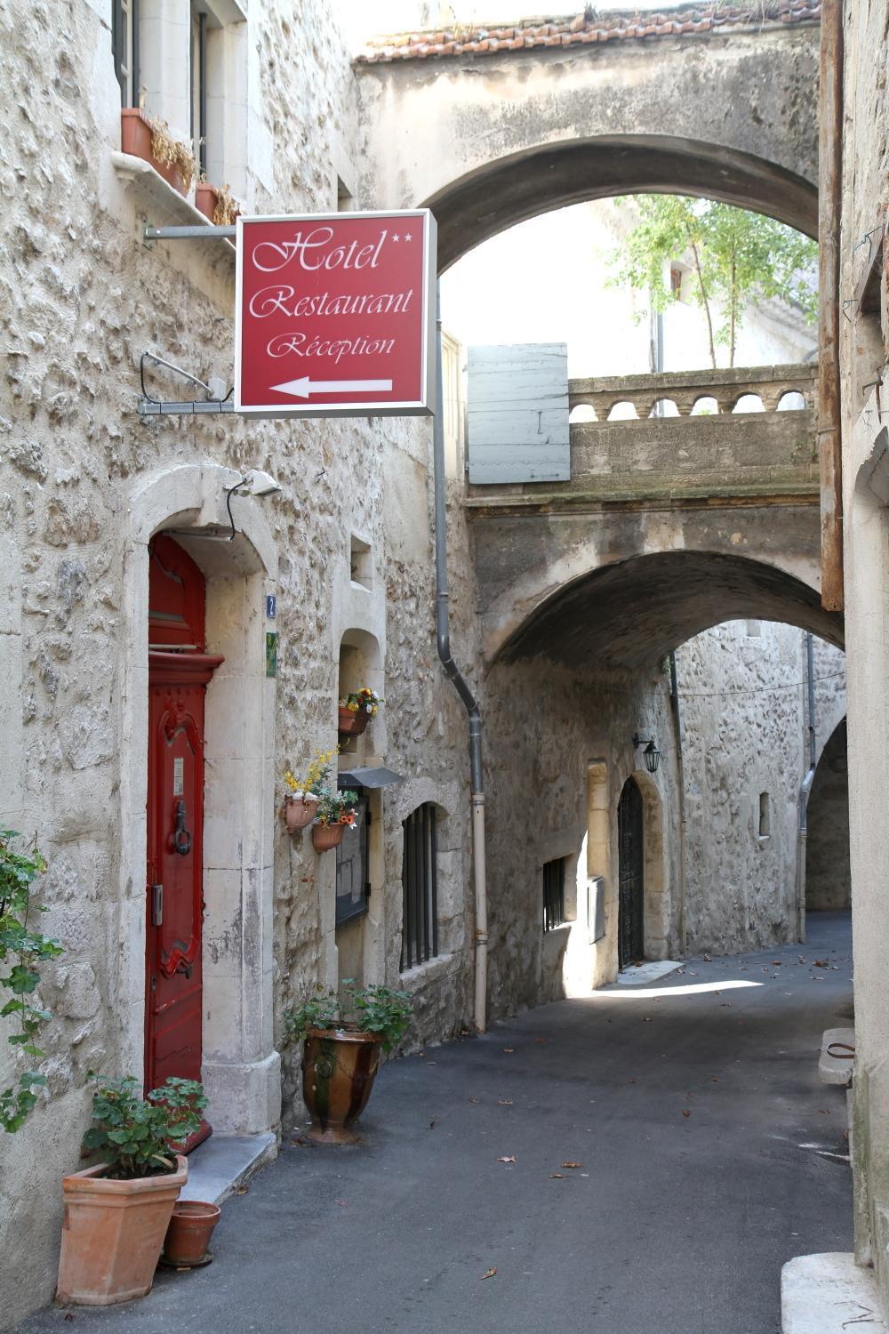 Logis Le Prieure Hotel