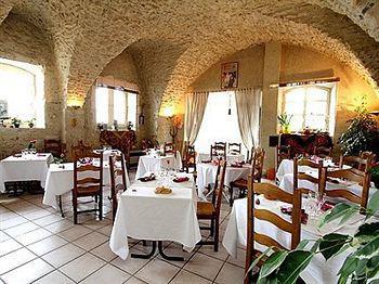Hotel Logis Le Prieure 2*