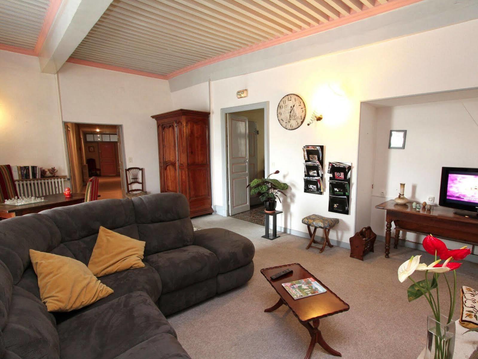 Hotel Logis Le Prieure 2*